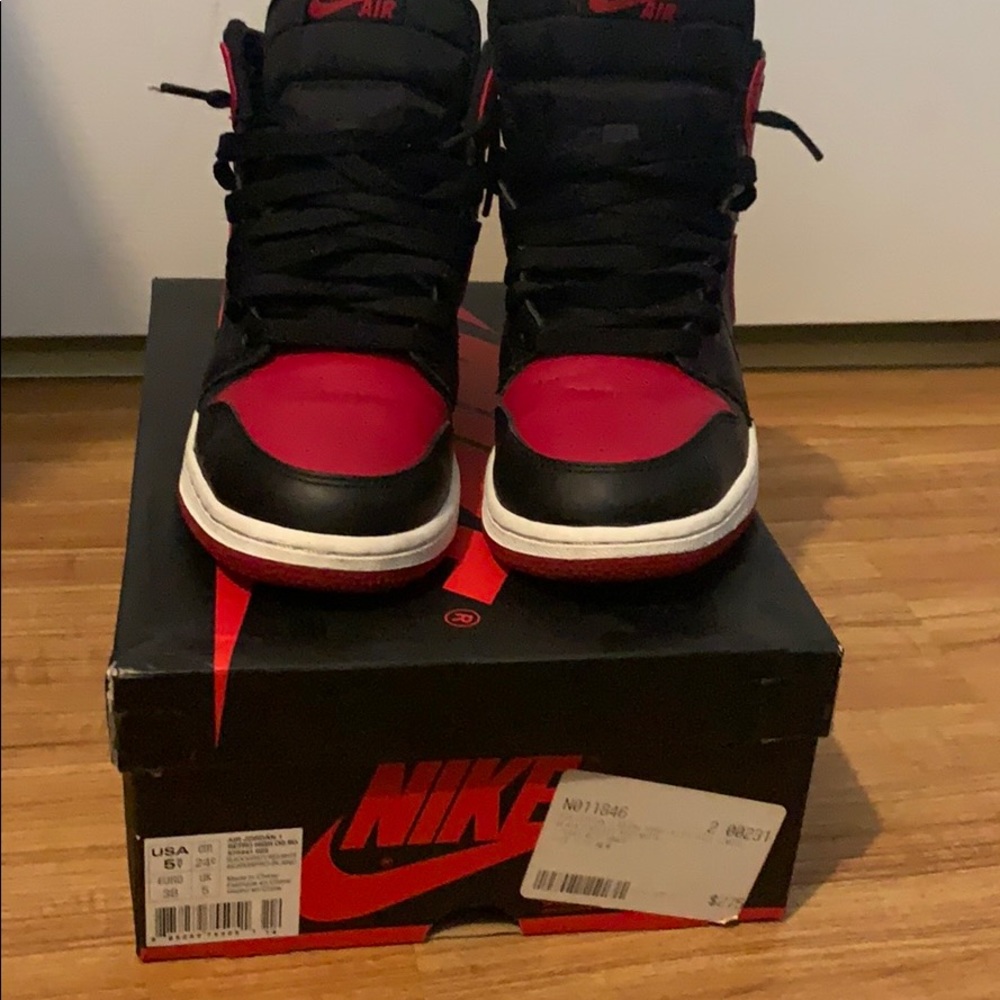 Air Jordan 1 Retro High OG Bred 2013